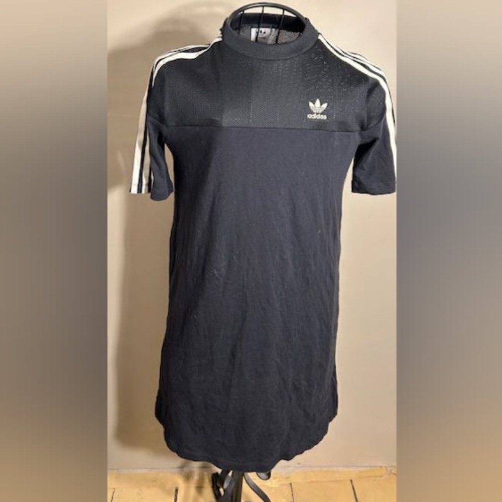 Adidas size extra small womens blaqck  white light pretty dress athletic wear